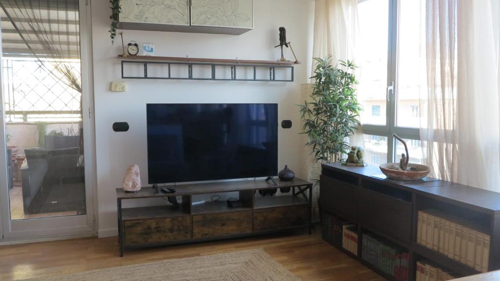 Bright Rhome - 2