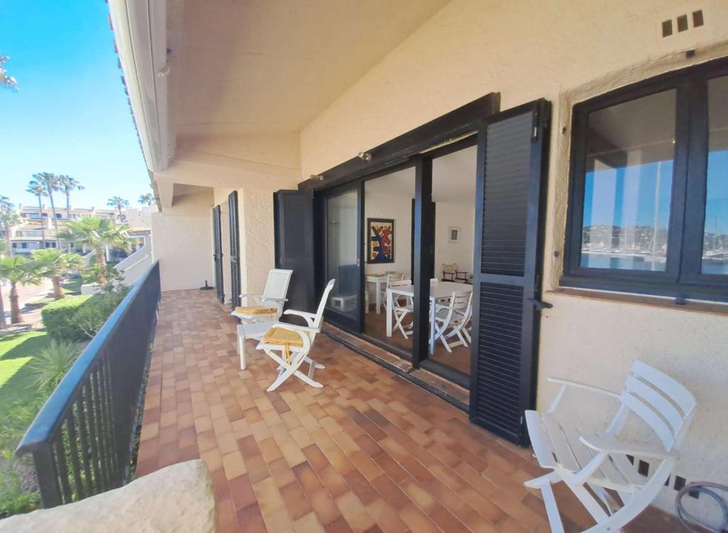 Brigantine112 - Appt 4 pers climatisé vue mer avec accès direct au port, proche de St Tropez et ses plages - 3