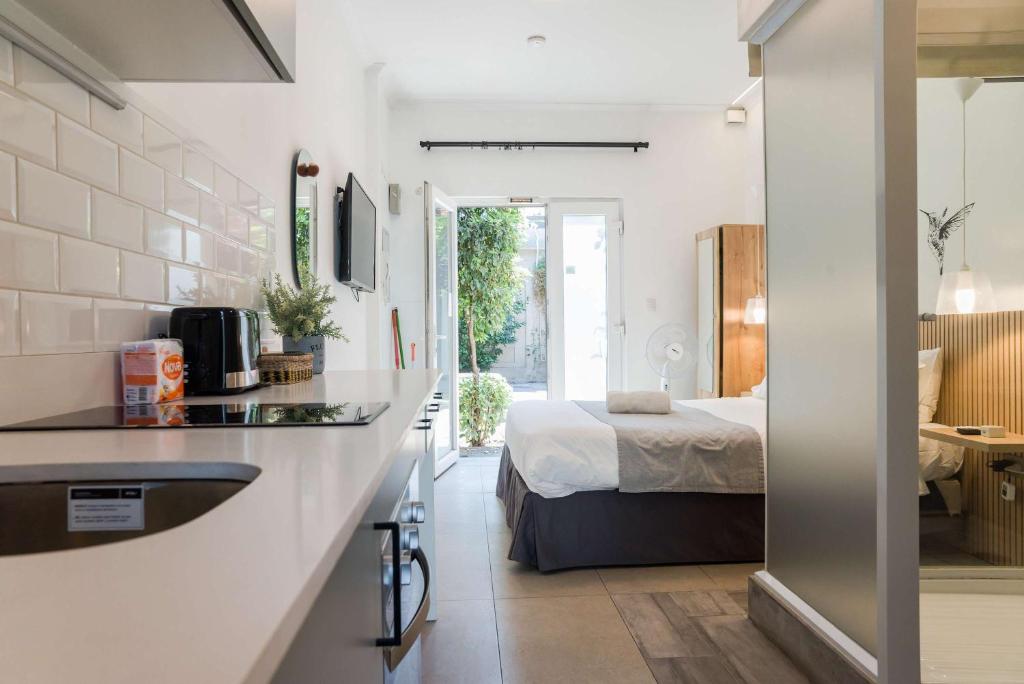 Bellavista Buzz Stylish 1BR Oasis Just Steps from the Metro - 2