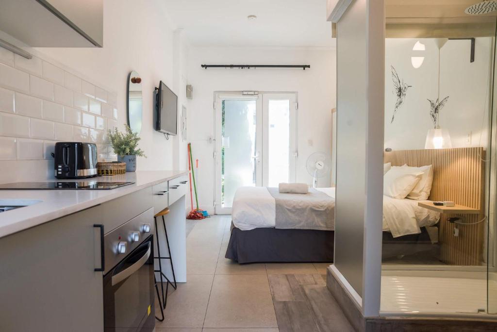 Bellavista Buzz Stylish 1BR Oasis Just Steps from the Metro - 4
