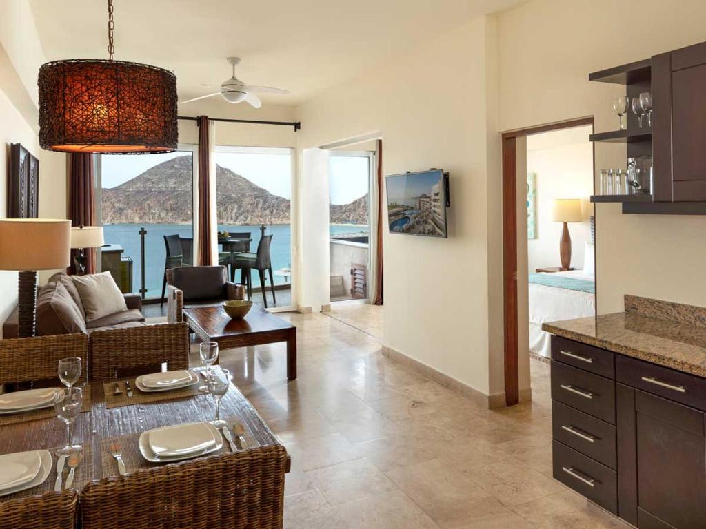 Two Bedroom 7009 - 4