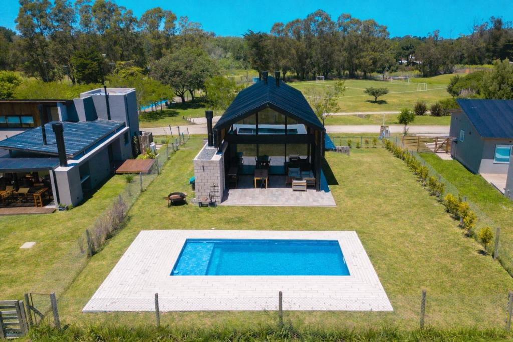 Casa Agustina - Casa En Barrio Privado San Benito, Chapadmalal Para 6 PAX Con Pileta - Hola Sur - 1