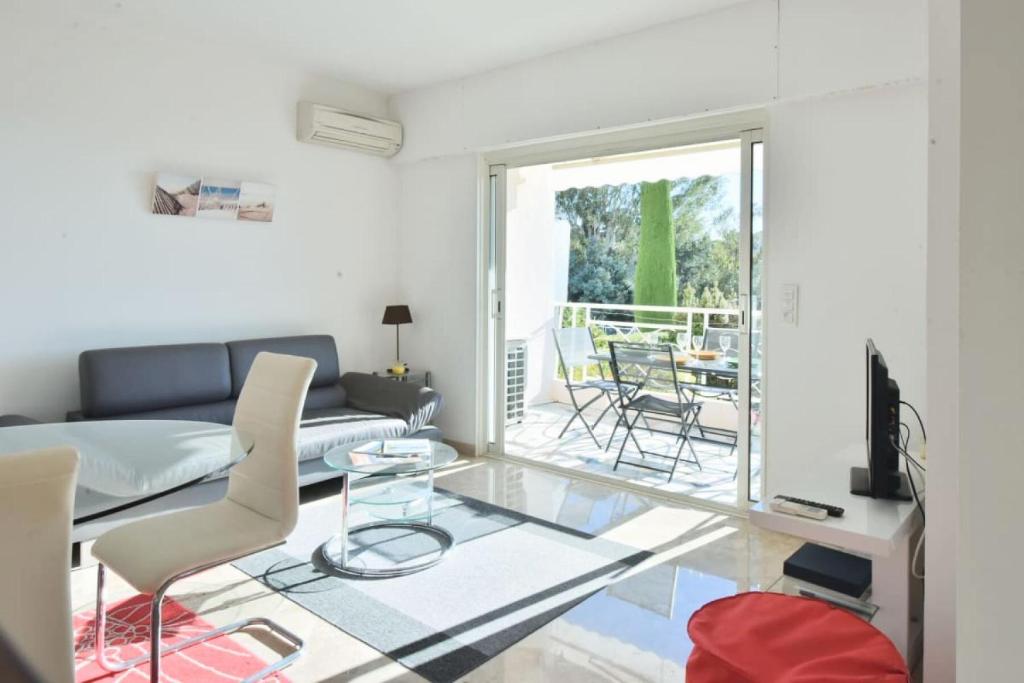 Résidence 2p Avec Terrasse, Vue Mer, Piscine Et Parking - 2P avec terrasse, vue mer, piscine et parking MAE-1723 - 1