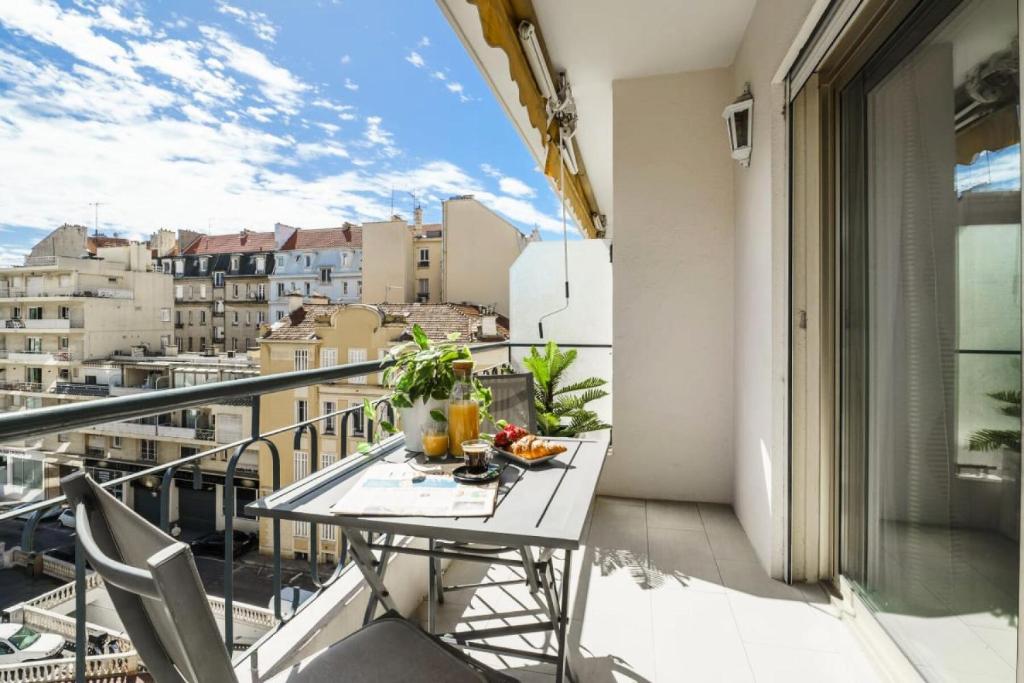 Résidence Centre Ville De Cannes, 2p Moderne Avec Terrasse - Centre ville de Cannes, 2P moderne avec terrasse MAE-2133 - 2