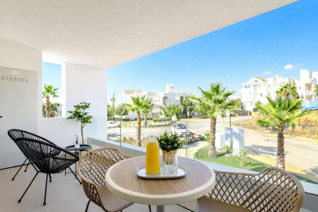 Couples Escape, Free Alcazaba Lagoon Access, Pool, Gym, Pets OK - 5