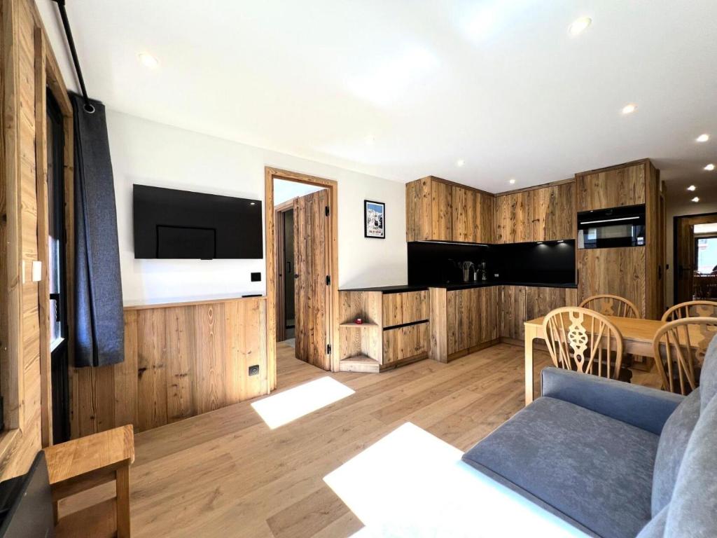 Résidence Les Jardins De Val - Superbe appartement 4 personnes entièrement rénové, avec deux salles de bain, situé à 350m du centre et 450m des pistes. MAE-4494 - 2
