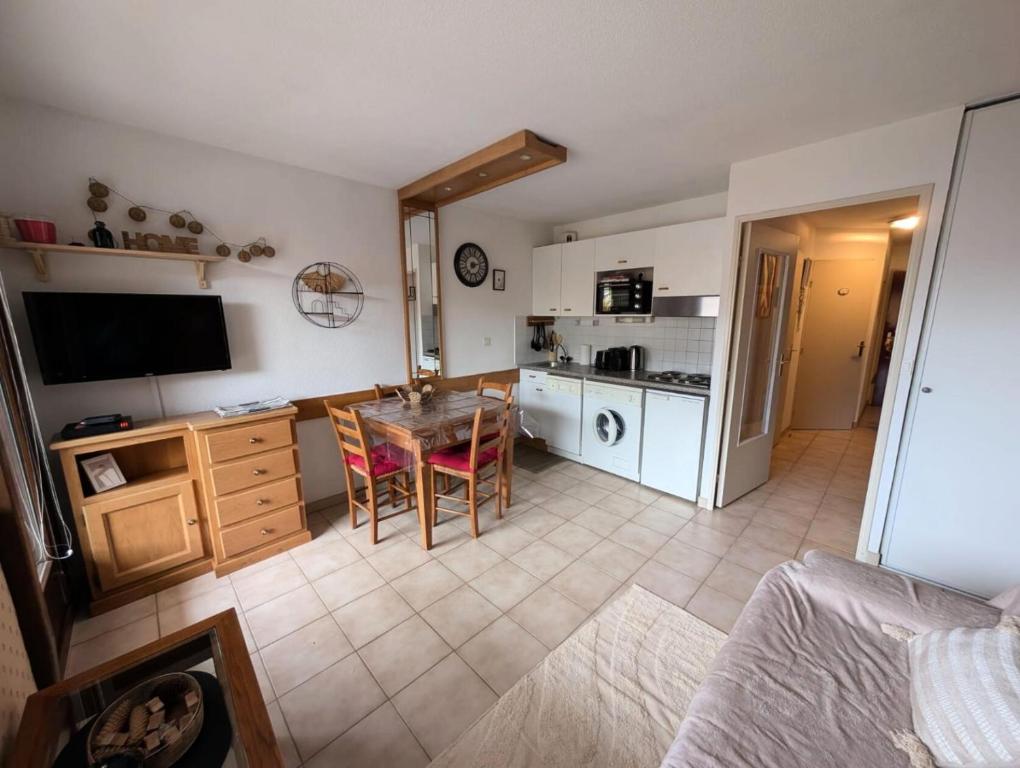 Chalet D'honorÉ - 4 personnes tout confort proche des pistes avec garage MAE-9793 - 2