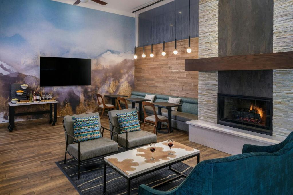 Bar/lounge, Marriott's Mountain Valley Lodge at Breckenridge in Breckenridge (CO)