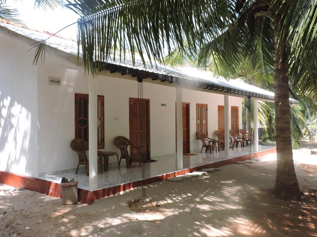 Primrose guest house шри ланка. Нилавели шри ланка. заброшенные отели на шри ланке. nilaveli. тринкомали kanniya hot water springs.
