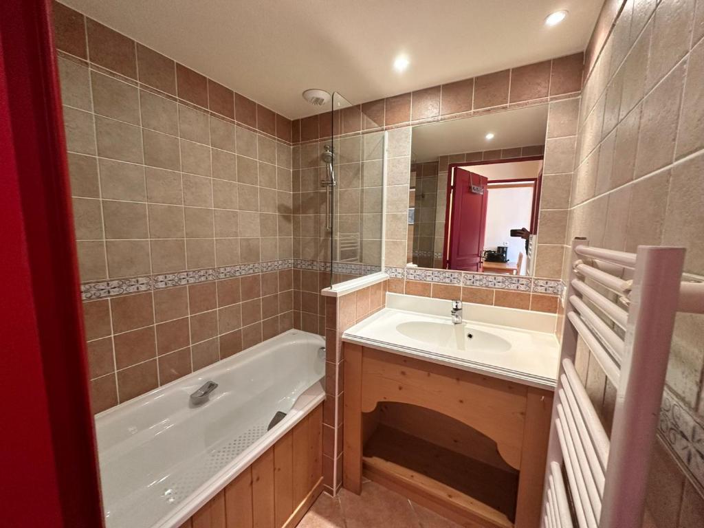 Appartement 4 pers, pied des pistes avec balcon, parking inclus - FR-1-508-315 - 3