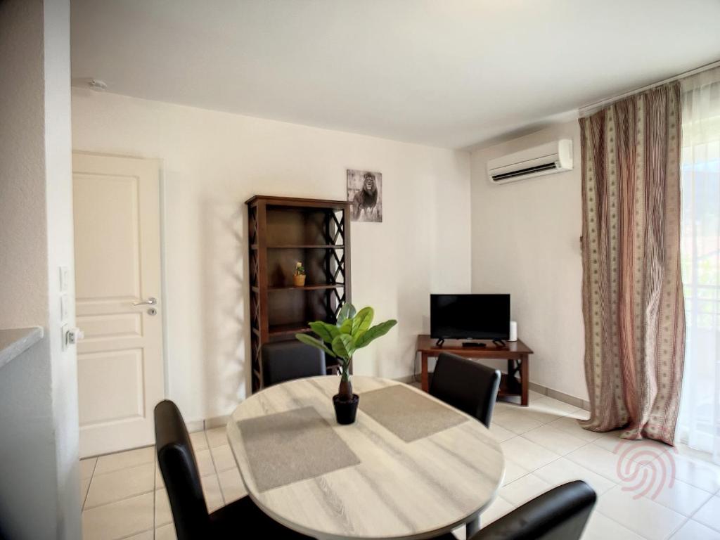 Confort F2 avec Terrasse et Animaux Acceptés - FR-1-451-224 - 4
