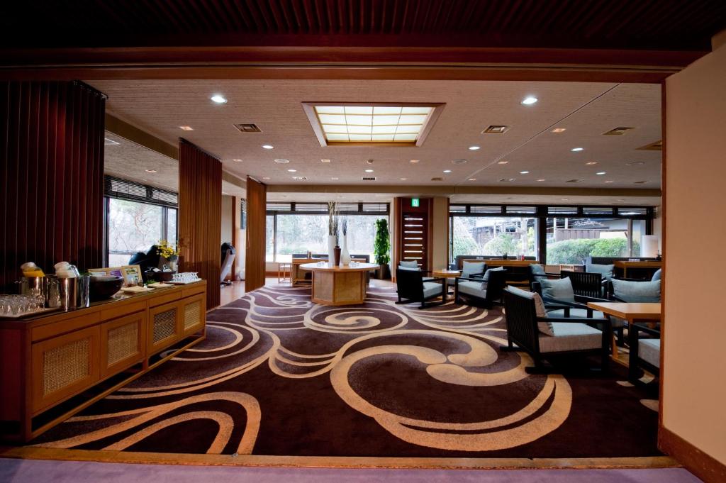 Shared lounge/TV area