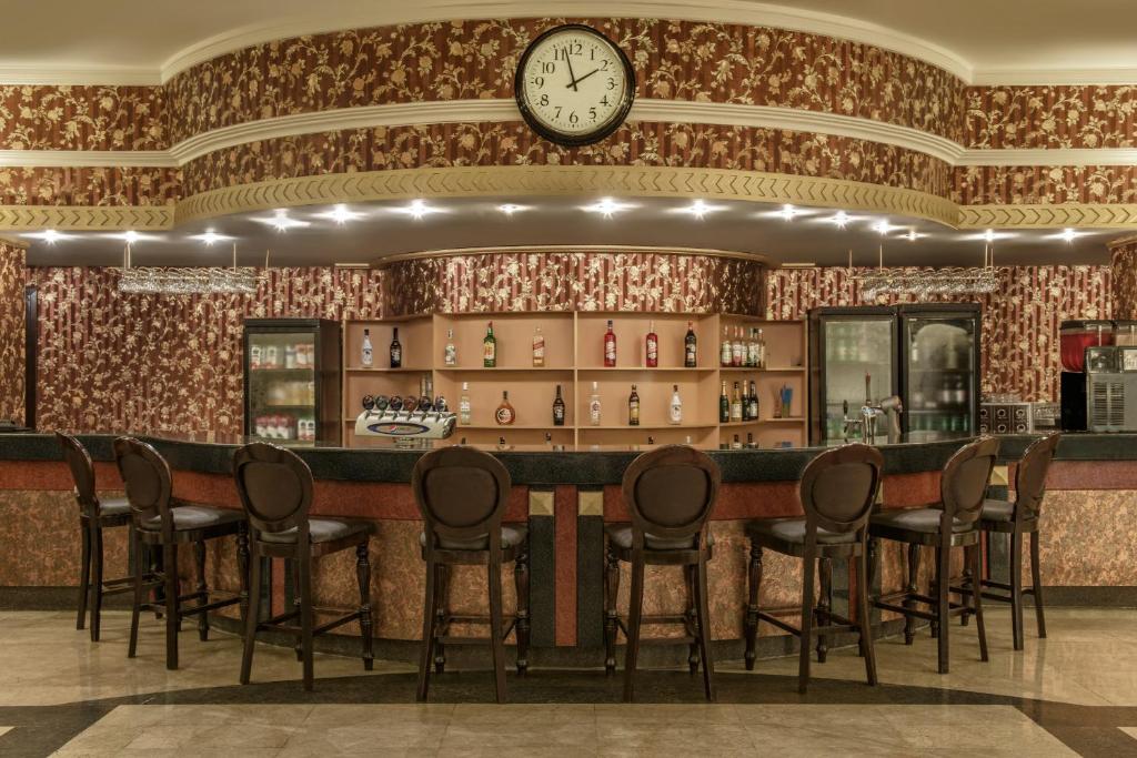 Botanik Hotel — Restauracje i bary in Okurcalar
