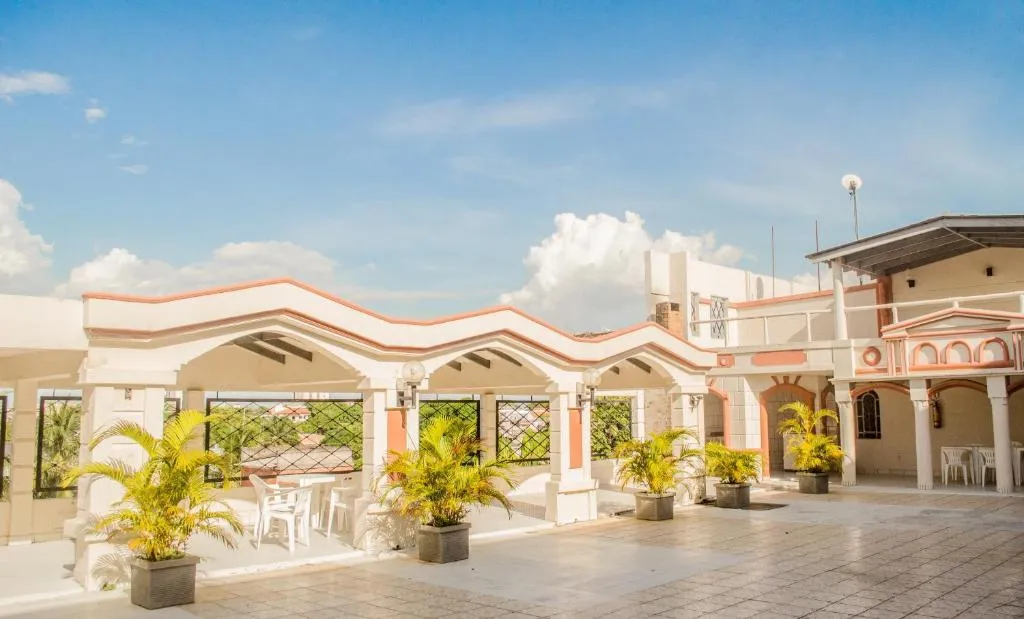 Atalanta Hotel，位于马卡帕的酒店