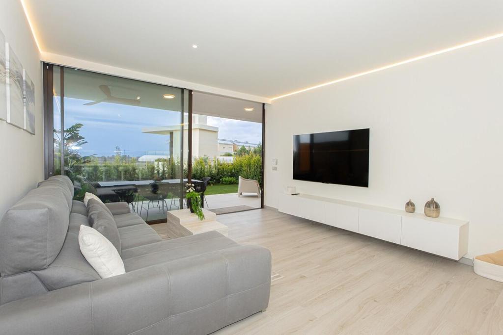 LXR Crown Residence 2BR Design - 2