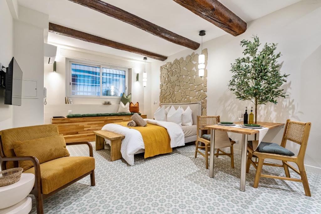 Antibes Old Town Apartment - 1