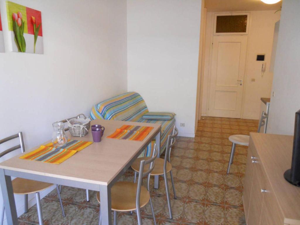 Modern flat with terrace-Beahost - 3