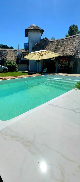 Majestuosa Residencia con piscina Atlantida SUR 7 dorm 4 bath - 2