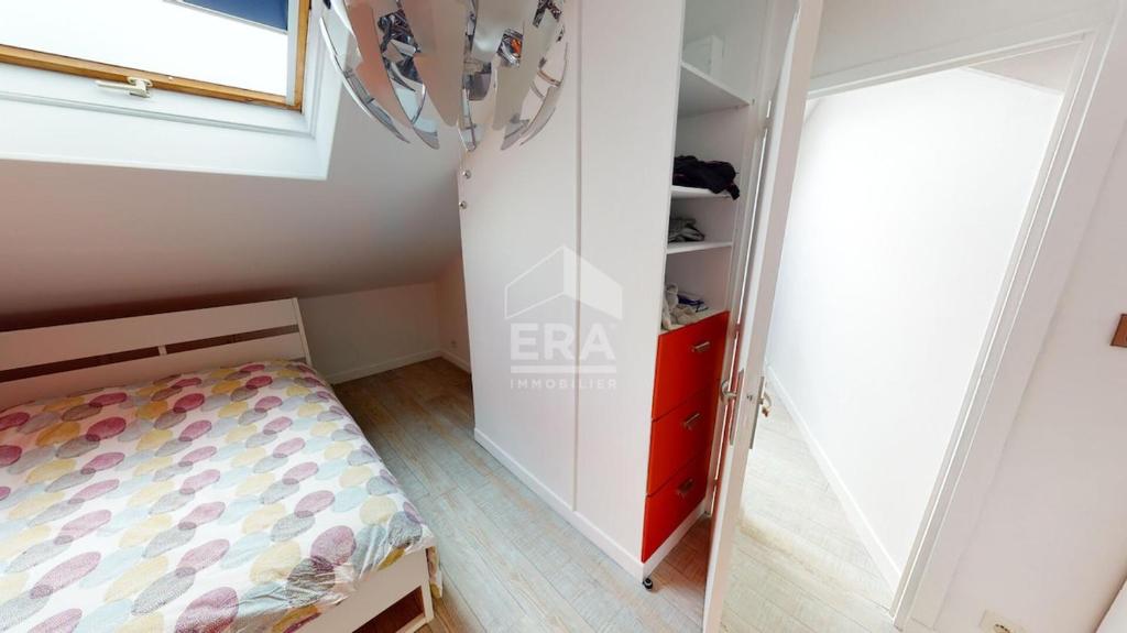 Spacious 3-bedroom apartment on Rue Michel Coty - 3