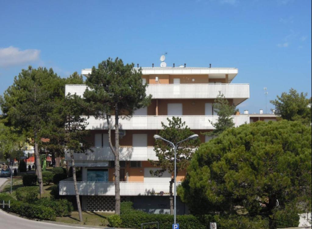 Spacious flat near Pluto Beach - 1