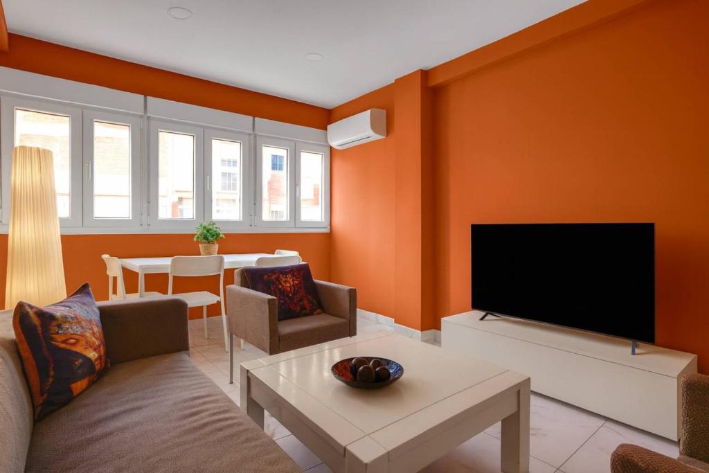 Terracota Bright Stay - Near Maria Zambrano Station - 1