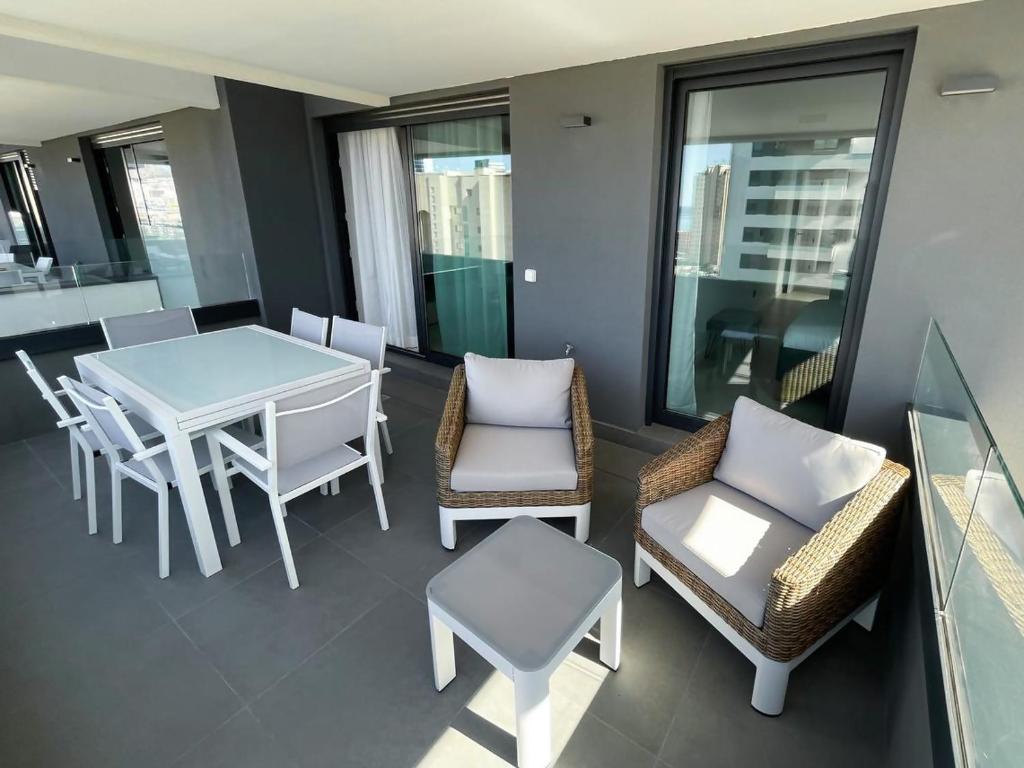 Apartamento de 3 dormitorios, piscina y parking - 4