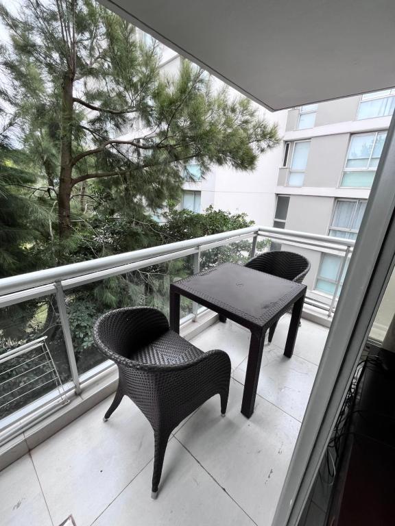 Apartamento moderno frente a la Rambla con balcón, piscina y garaje - 3