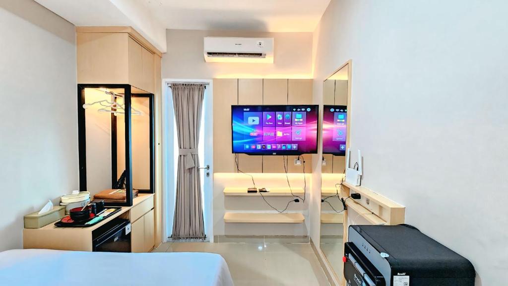 B Residence BSD By LiviRooms Tangerang