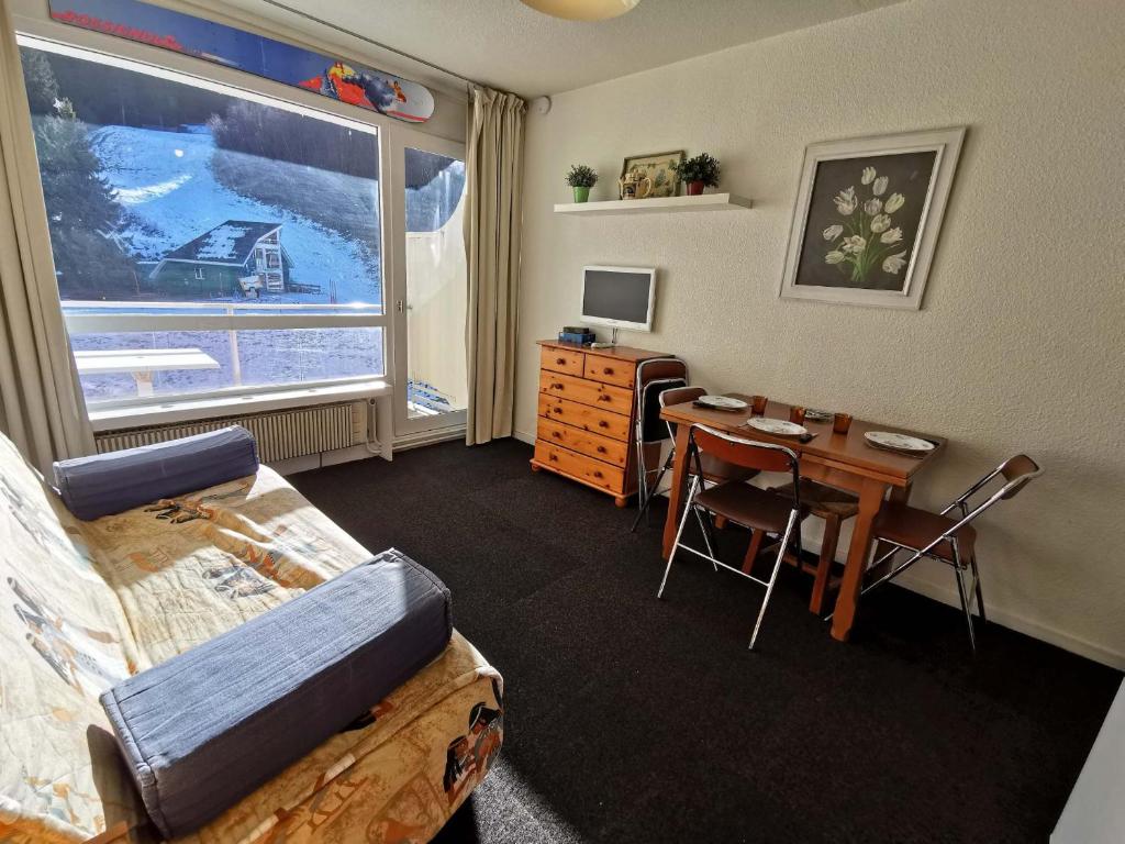 Studio cabine skis aux pieds, balcon, centre station - 1