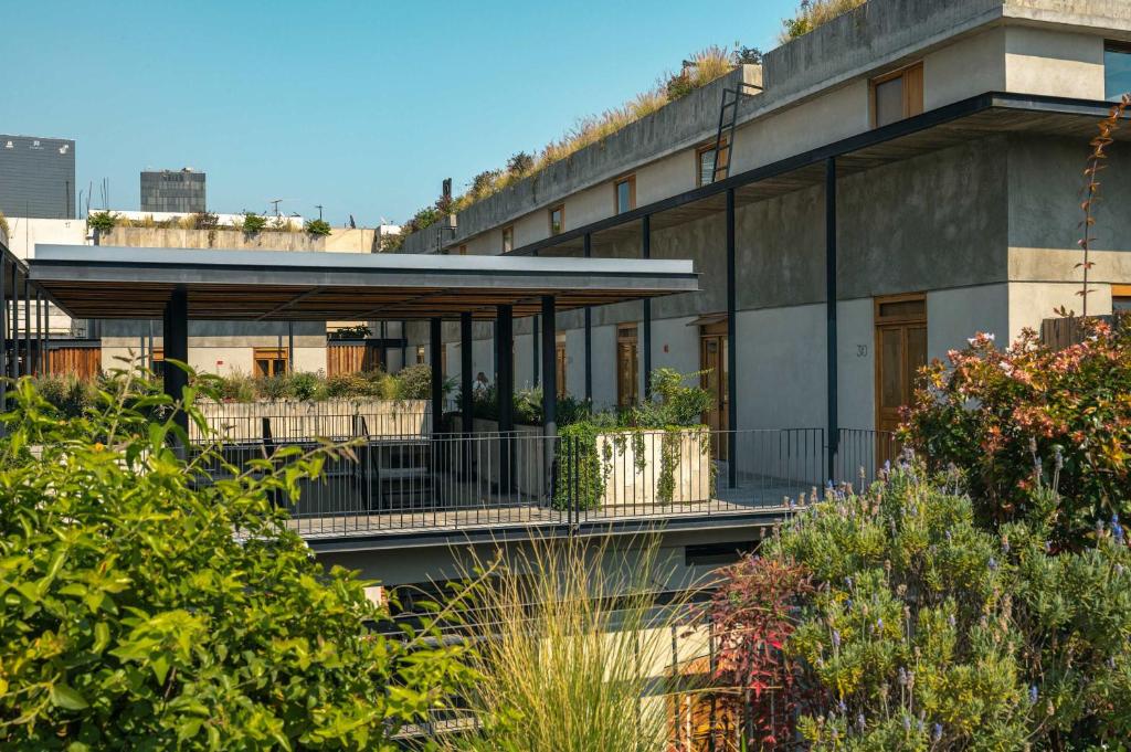 Elegante Loft Contemporáneo en Edificio Histórico - 2