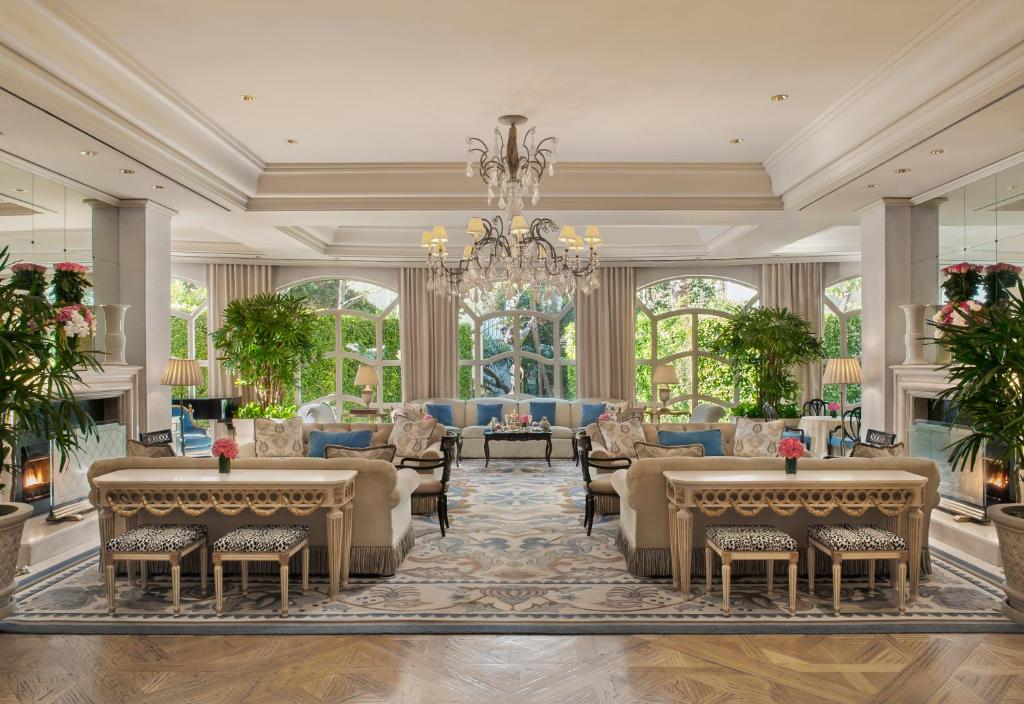 Hotel Lobby