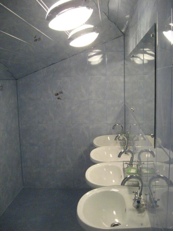 Yal Hotel photo