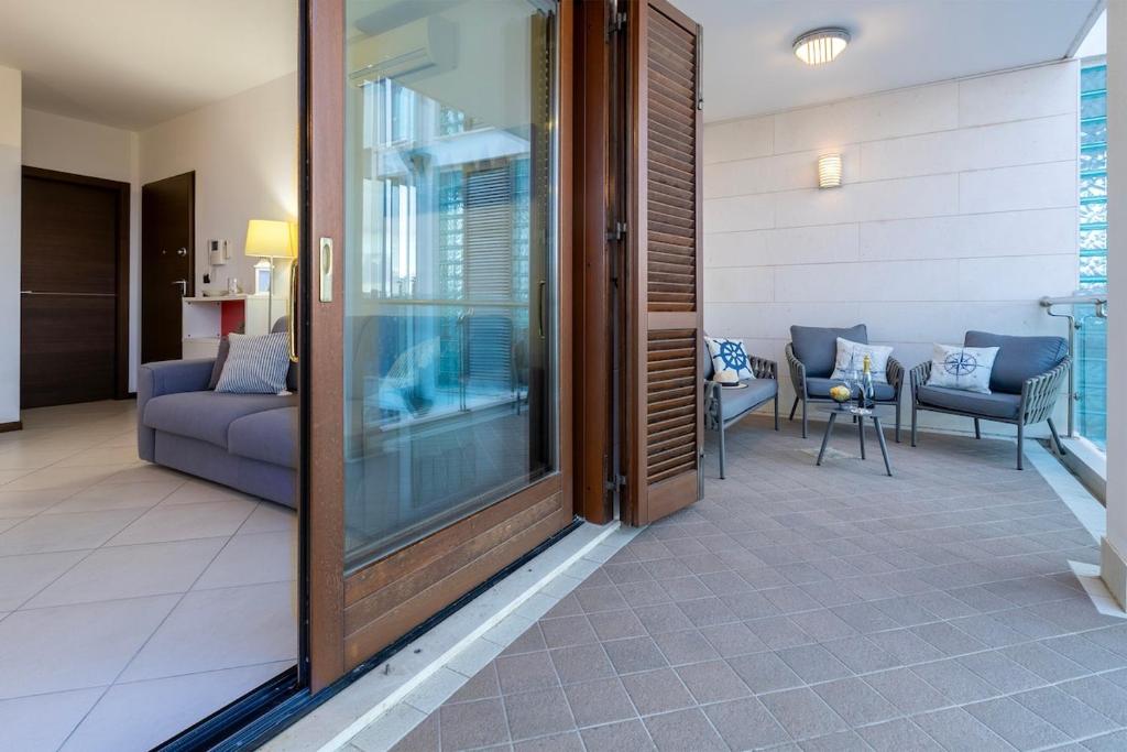 Casa Daneluzzi beachfront with terrace and garage - 3