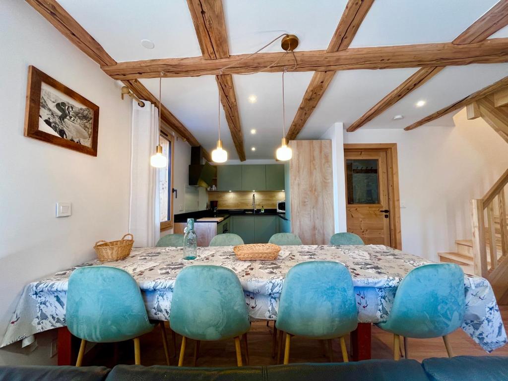 CHALET - DUPLEX neuf 8 pax - pied des pistes - parking privé - cheminée - Skiroom - 3 rooms & mezzanine - 3