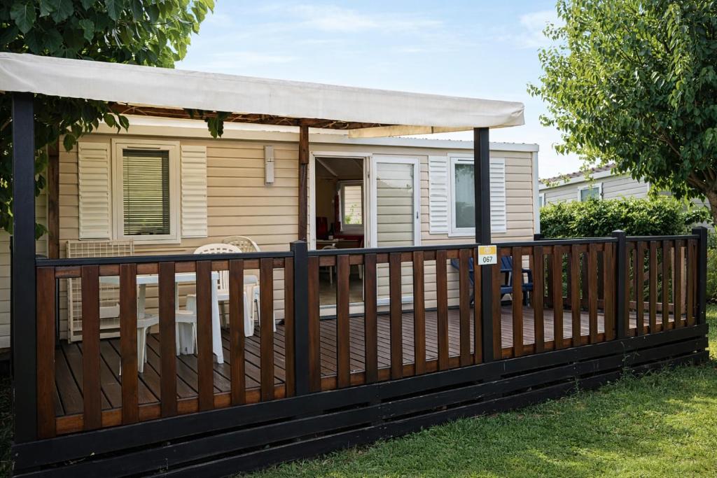 Mobil-home 4 à 6 personnes dans camping le Neptune - 2