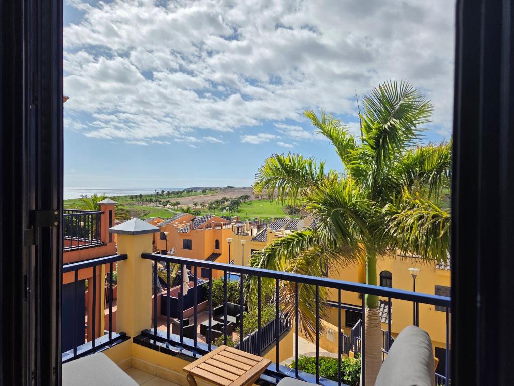 Golf and Beach Retreat in Maspalomas - 5