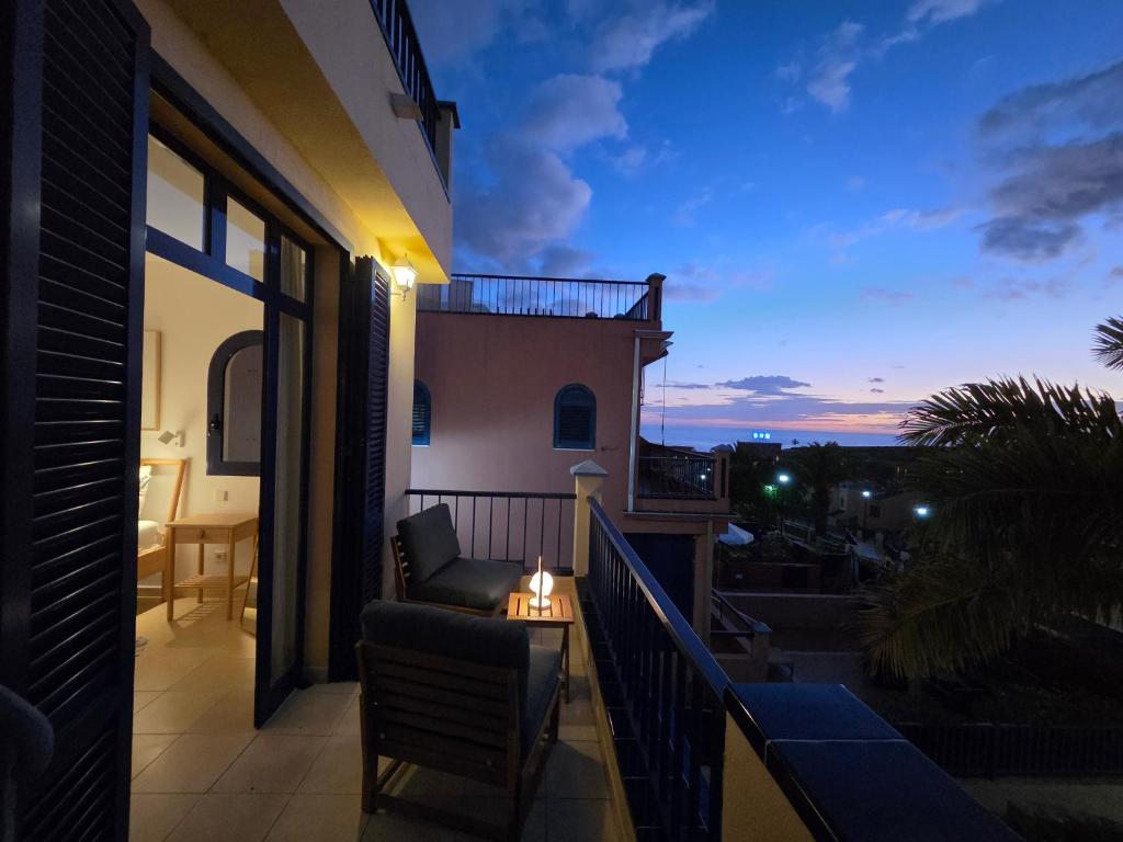 Golf and Beach Retreat in Maspalomas - 4