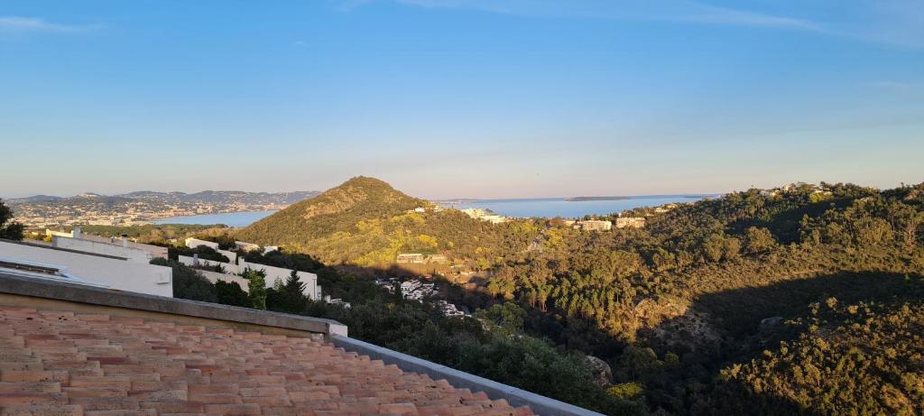 Vue imprenable sur baie de Cannes et Estérel - 3