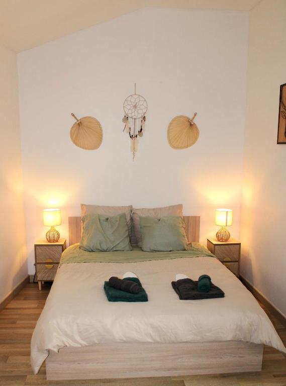 Studio with bedroom near train station - 5