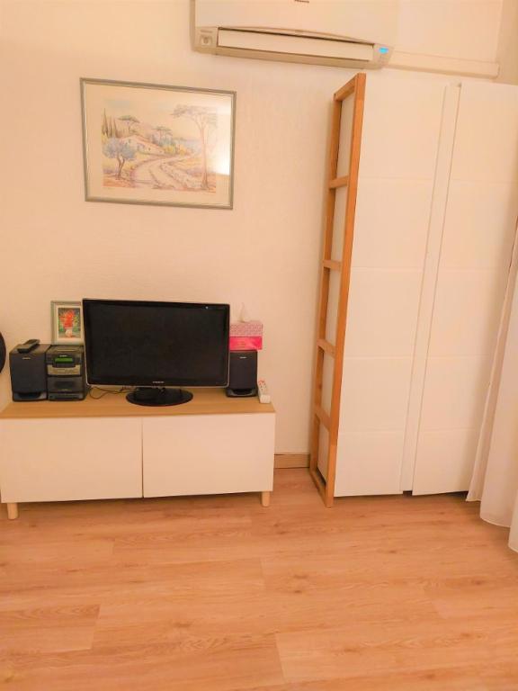 FREJUS proche plage - Location Appartement F2 climatisé avec balcon - 4