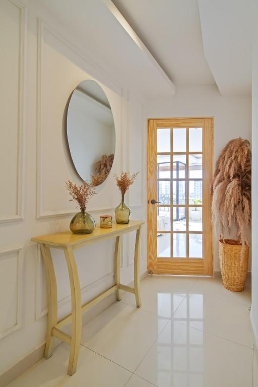 Bocagrande Excelente Ubicacion Apto CONFORT con una gran vista al MAR y PLAYAS - 5