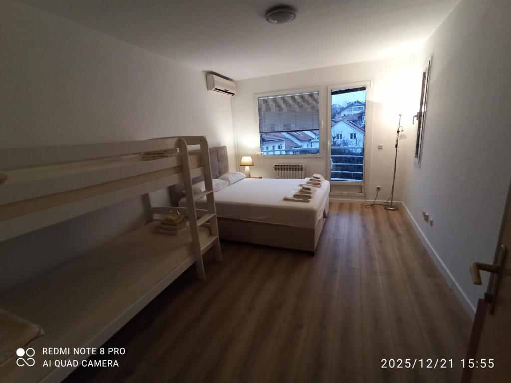 Urban Four Apartment, private Parking - 4