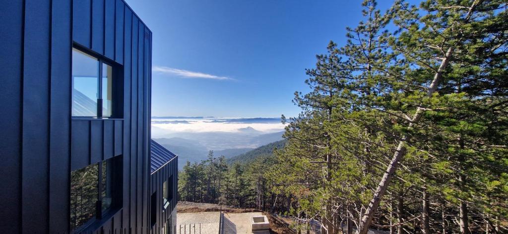 Eleven Twelve Residence - 2