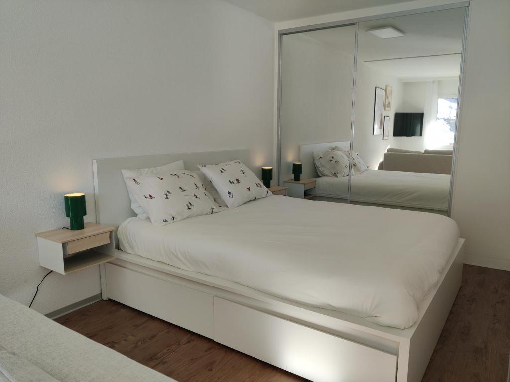 Big studio, just renovated, great views, with free parking - 5
