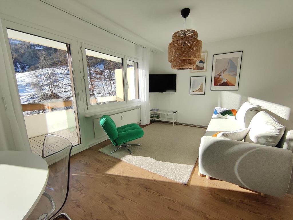 Big studio, just renovated, great views, with free parking - 3