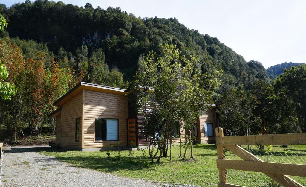 Lodge Perry Barnes - 2