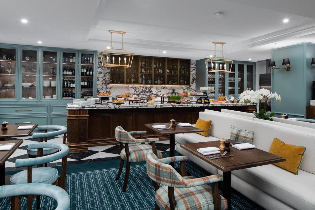 Bar/lounge, Pullman Melbourne City Centre in Melbourne