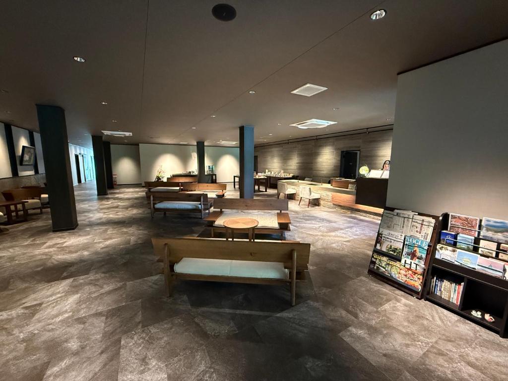 Shared lounge/TV area