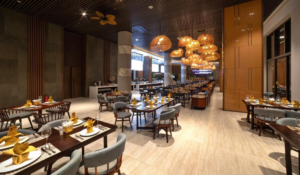 Restaurant, Sonaga Beach Resort & Villas Phu Quoc in Phu Quoc Island