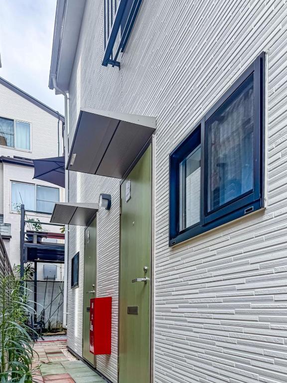 Otsuka 7 mins one stop to Ikebukuro mansion with garden